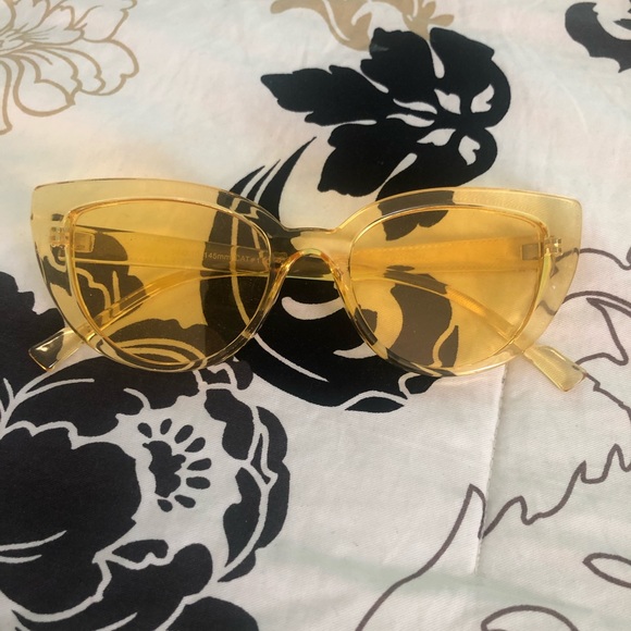 Sunglasses- Forever 21 Yellow Cat Eye sunglasses - Picture 1 of 4